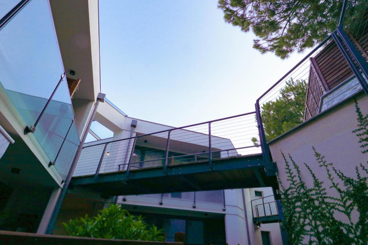 H11 Luxury 9A - Porto - Piscina - Jacuzzi Apartment Santo Stefano al Mare Bagian luar foto